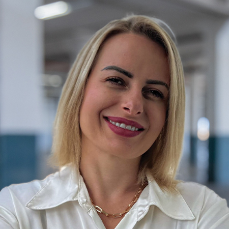 Ola Chrostowska